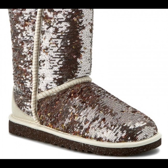 UGG Classic Short Sparkles Boot - Picture 2 of 11